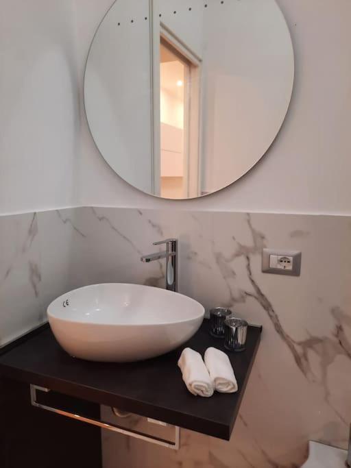 N&Ghomesweethome Raffaelloelegante Appartamento Ideale Casa Vacanze Affari Милан Экстерьер фото
